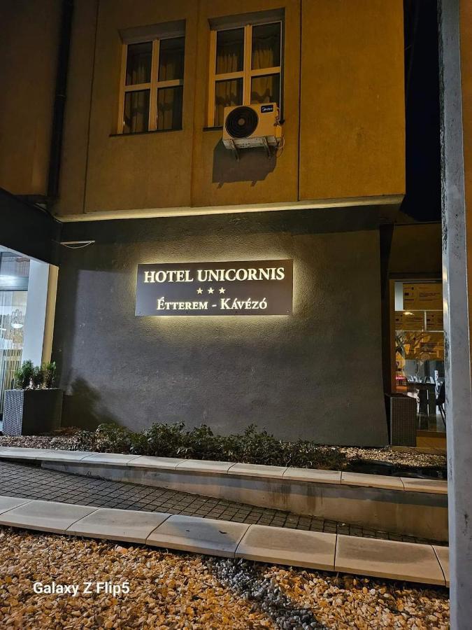 Hotel Unicornis Eger Exterior photo