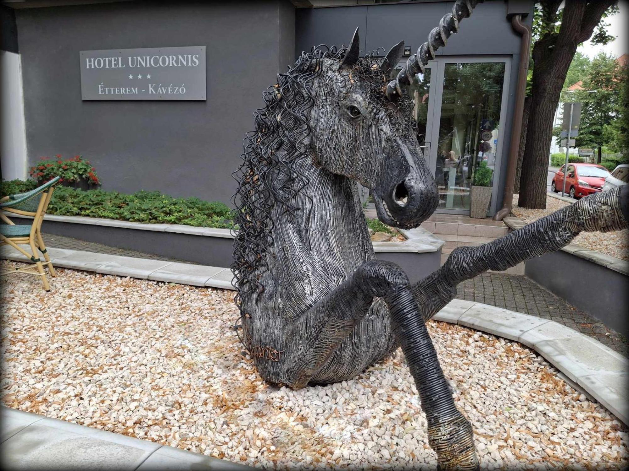 Hotel Unicornis Eger Exterior photo